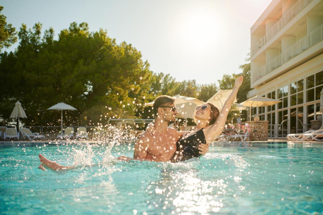 Bluesun Hotel Borak Bol Exterior foto